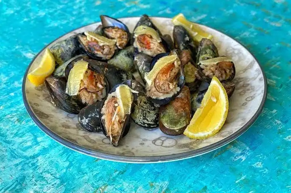 Dubai Donuk Midye Dolma بلح البحر المحشو على طريقة دبي